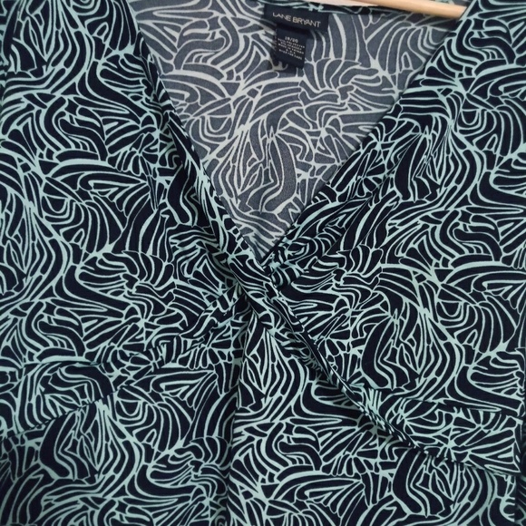 Lane Bryant twist accent top - Picture 3 of 6